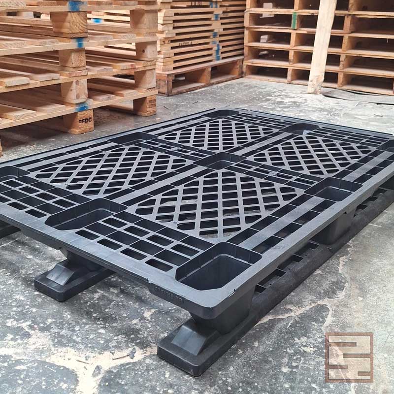 Parihuelas de plástico semi nuevas 0.80 x 1.20 mts con rieles
