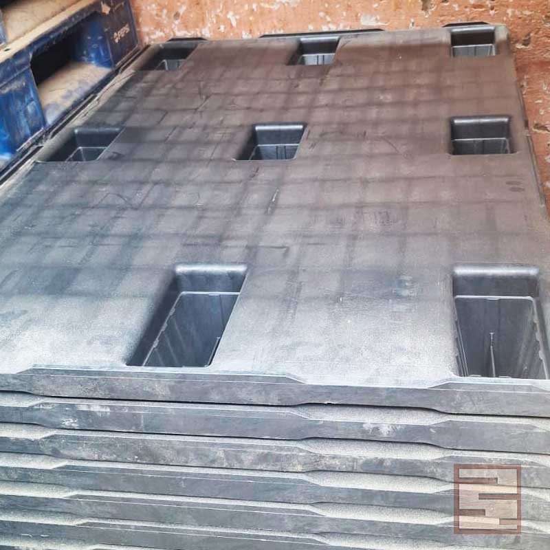 Parihuelas de plástico semi nuevas 0.80 x 1.20 mts semi lisos