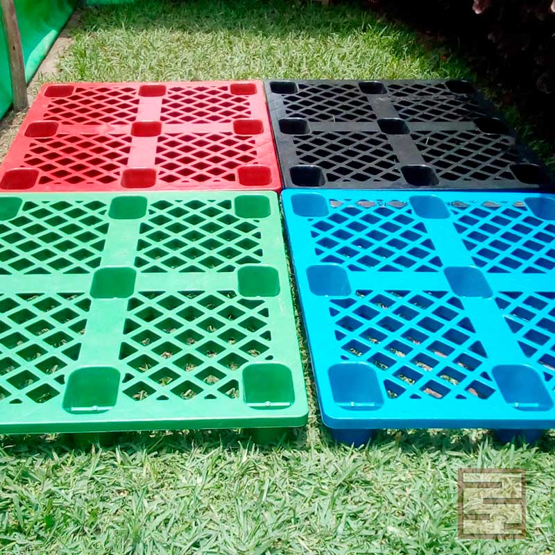 Parihuelas de plástico nuevas 1 x 1.20 mts con tacos